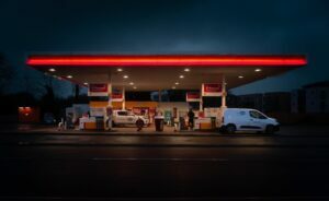 پمپ بنزین ها و ماشین های الکتریکی
