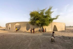 مدرسه ابتدایی جدگال اثری از دفتر معماری داز