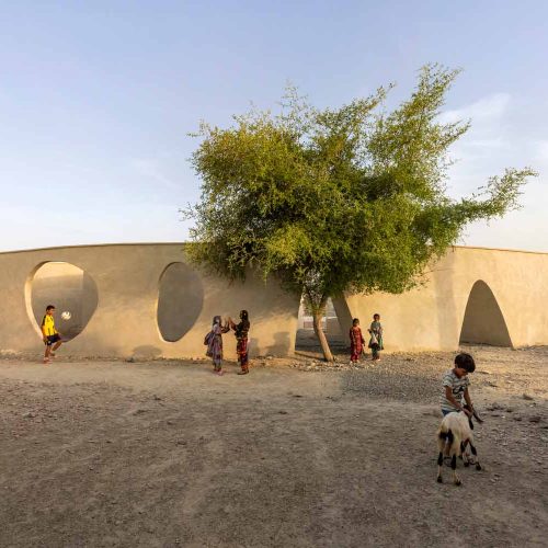 مدرسه ابتدایی جدگال اثری از دفتر معماری داز